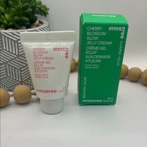 Innisfree Cherry Blossom Glow Jelly Cream